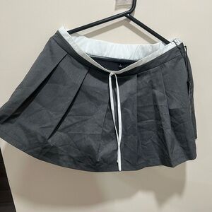 Gray Pleated Mini Skirt with White Trim